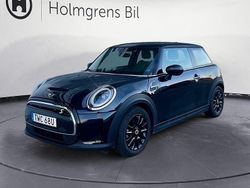 Svart Begagnad 2022 Mini Cooper Essential Halvkombi | 219 500 kr (Marknadspris)