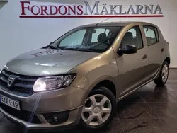 Brunmetallic Begagnad 2015 Dacia Sandero Ambiance Halvkombi | 54 900 kr (Bra pris)