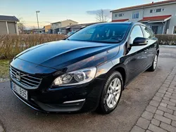 Svart (svartmetallic) Begagnad 2014 Volvo V60 Kombi | 104 900 kr (Bra pris)