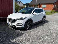 Vit Begagnad 2016 Hyundai Tucson Comfort SUV | 179 000 kr (Marknadspris)