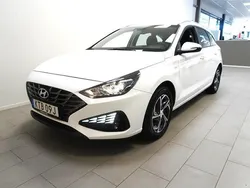 Vit Begagnad 2022 Hyundai i30 Essential Kombi | 219 900 kr (Marknadspris)
