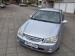 Silver Begagnad 2004 Kia Cerato Sedan | 50 000 kr