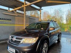 Grå Begagnad 2015 Fiat Freemont Sport SUV | 98 500 kr (Marknadspris)