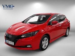 Röd Begagnad 2023 Nissan Leaf Halvkombi | 299 000 kr