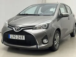 Mörkgrå Begagnad 2016 Toyota Yaris Active | 89 000 kr