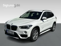 Vit Begagnad 2017 BMW X1 SUV | 247 900 kr (Marknadspris)