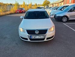 Vit Begagnad 2010 VW Passat Sportline Kombi | 19 900 kr (Marknadspris)
