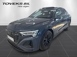 Blå Begagnad 2023 Audi Q8 Sportback e-tron S-Line SUV | 599 800 kr