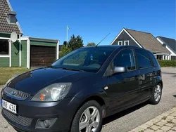 Grå Begagnad 2008 Ford Fiesta Halvkombi | 16 999 kr