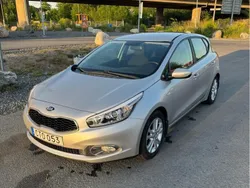 Grå Begagnad 2014 Kia Ceed 3 Halvkombi | 94 900 kr (Marknadspris)