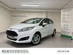 Vit Begagnad 2014 Ford Fiesta Titanium Halvkombi | 64 800 kr (Bra pris)