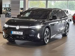Svart (grenadilla black metallic) Ny 2025 VW ID.7 GTX Sedan | 713 500 kr (Marknadspris)