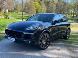 Svart Begagnad 2015 Porsche Cayenne SUV | 305 000 kr (Bra pris)
