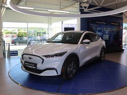 Vit Begagnad 2022 Ford Mustang Mach-E Standard Range SUV | 529 900 kr