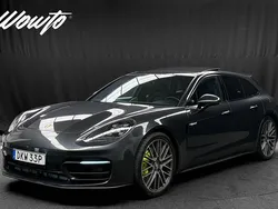 Mörkgrå (volcano grå metallic) Begagnad 2020 Porsche Panamera 4 Sport Turismo Sedan | 869 800 kr (Marknadspris)