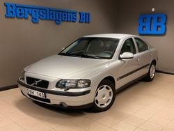 Ljusgrå Begagnad 2001 Volvo S60 Sedan | 29 900 kr (Marknadspris)