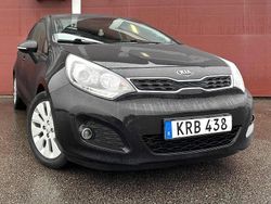 Svart Begagnad 2014 Kia Rio Halvkombi | 84 900 kr (Marknadspris)