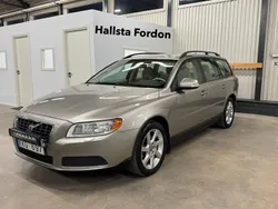 Ljusbrun (brun) Begagnad 2008 Volvo V70 Kinetic Kombi | 94 900 kr (Marknadspris)