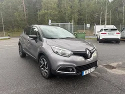 Flerfärgad Begagnad 2016 Renault Captur SUV | 119 900 kr (Marknadspris)