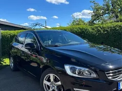 Svart Begagnad 2015 Volvo V60 Momentum Kombi | 150 000 kr (Marknadspris)