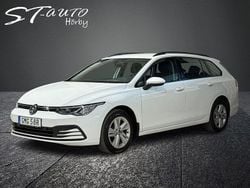 Vit Begagnad 2022 VW Golf VIII Kombi | 199 900 kr (Marknadspris)