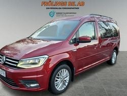 Rödmetallic Begagnad 2016 VW Caddy Maxi Life Life Minibuss | 149 900 kr (Bra pris)