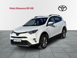 Vit Begagnad 2017 Toyota RAV4 Hybrid Executive SUV | 269 000 kr (Marknadspris)