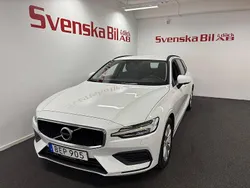 Vit Begagnad 2018 Volvo V60 Momentum Kombi | 229 000 kr (Marknadspris)