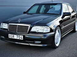 Svart Begagnad 1996 Mercedes C36 AMG Sport Sedan | 119 000 kr