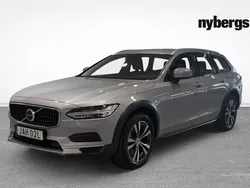 Silver Begagnad 2023 Volvo V90 CC Core Kombi | 389 000 kr (Bra pris)