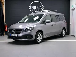 Grå Begagnad 2024 Mercedes T180 Minibuss | 399 900 kr