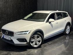 Vit Begagnad 2021 Volvo V60 CC Kombi | 239 500 kr (Bra pris)