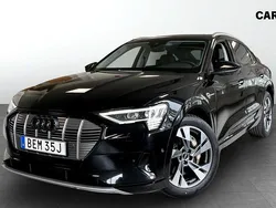 Svart (black) Begagnad 2022 Audi e-tron Proline SUV | 379 900 kr (Marknadspris)
