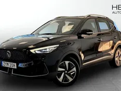 Svart (black) Begagnad 2022 MG ZS Luxury Sedan | 249 900 kr (Superpris)