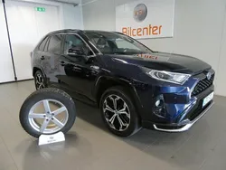Blå Begagnad 2021 Toyota RAV4 Hybrid Style SUV | 387 500 kr (Marknadspris)