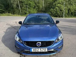 Blå Begagnad 2017 Volvo S60 R-Design Sedan | 196 000 kr (Marknadspris)