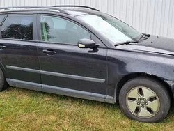 Svart Begagnad 2006 Volvo V50 Kombi | 5 000 kr