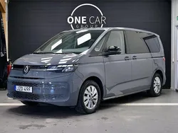Grå Begagnad 2022 VW Multivan Life Minibuss | 519 800 kr (Lite dyr)
