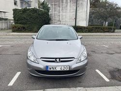 Grå Begagnad 2005 Peugeot 307 Halvkombi | 7 000 kr (Superpris)