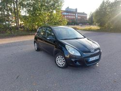 Svart Begagnad 2011 Hyundai i20 Select Halvkombi | 32 500 kr (Marknadspris)