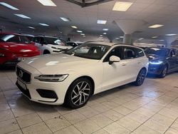 Vit Begagnad 2018 Volvo V60 Momentum Kombi | 205 900 kr (Marknadspris)