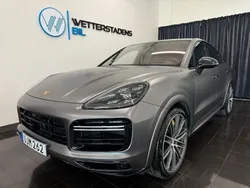 Svart Begagnad 2023 Porsche Cayenne Turbo S SUV | 1 795 000 kr