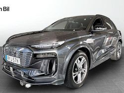 Grå Ny 2025 Audi Q6 e-tron S-Line SUV | 990 100 kr (Marknadspris)