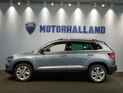 Grå Begagnad 2020 Skoda Karoq SUV | 239 900 kr (Marknadspris)