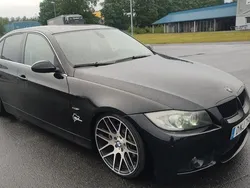 Svart Begagnad 2005 BMW 330 Sedan | 49 000 kr (Superpris)