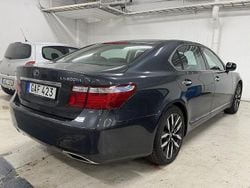 Mörkgrå Begagnad 2007 Lexus LS600h L Sedan | 179 900 kr