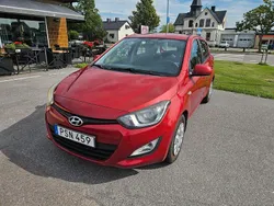 Röd Begagnad 2014 Hyundai i20 Select Halvkombi | 69 900 kr (Lite dyr)