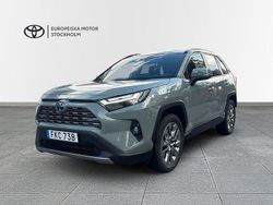 Grön Begagnad 2024 Toyota RAV4 Hybrid Executive SUV | 494 900 kr (Marknadspris)