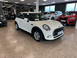 Vit Begagnad 2017 Mini ONE Pepper Halvkombi | 129 900 kr (Marknadspris)