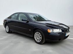 Mörkblå Begagnad 2004 Volvo S60 Business Edition Sedan | 45 000 kr (Marknadspris)